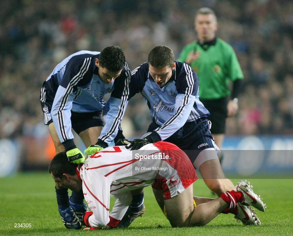 3 February 2007; Alan Brogan and Kevin Bonner, Dublin, in action against Colm Cavanagh, Tyrone. Allianz NFL Division 1A, Dublin v Tyrone, Croke Park, Dublin. Picture credit: Oliver McVeigh / SPORTSFILE