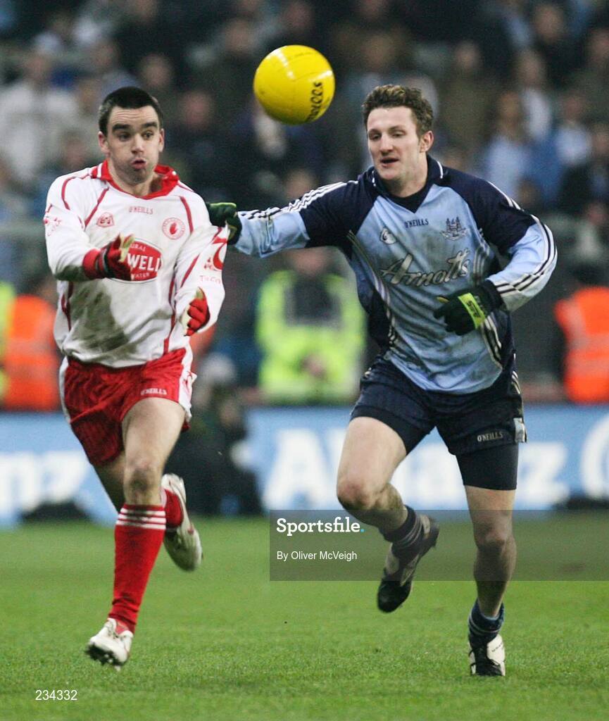 3 February 2007; Ryan McMenamin, Tyrone, in action against Kevin Bonner, Dublin. Allianz NFL Division 1A, Dublin v Tyrone, Croke Park, Dublin. Picture credit: Oliver McVeigh / SPORTSFILE