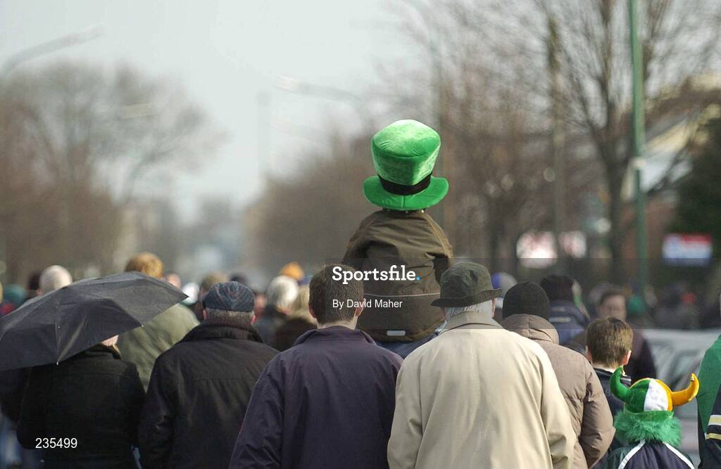 11 February 2007; A general view of supporters arriving outside Croke Park before the game. RBS Six Nations Rugby Championship, Ireland v France, Croke Park, Dublin. Picture Credit: David Maher / SPORTSFILE