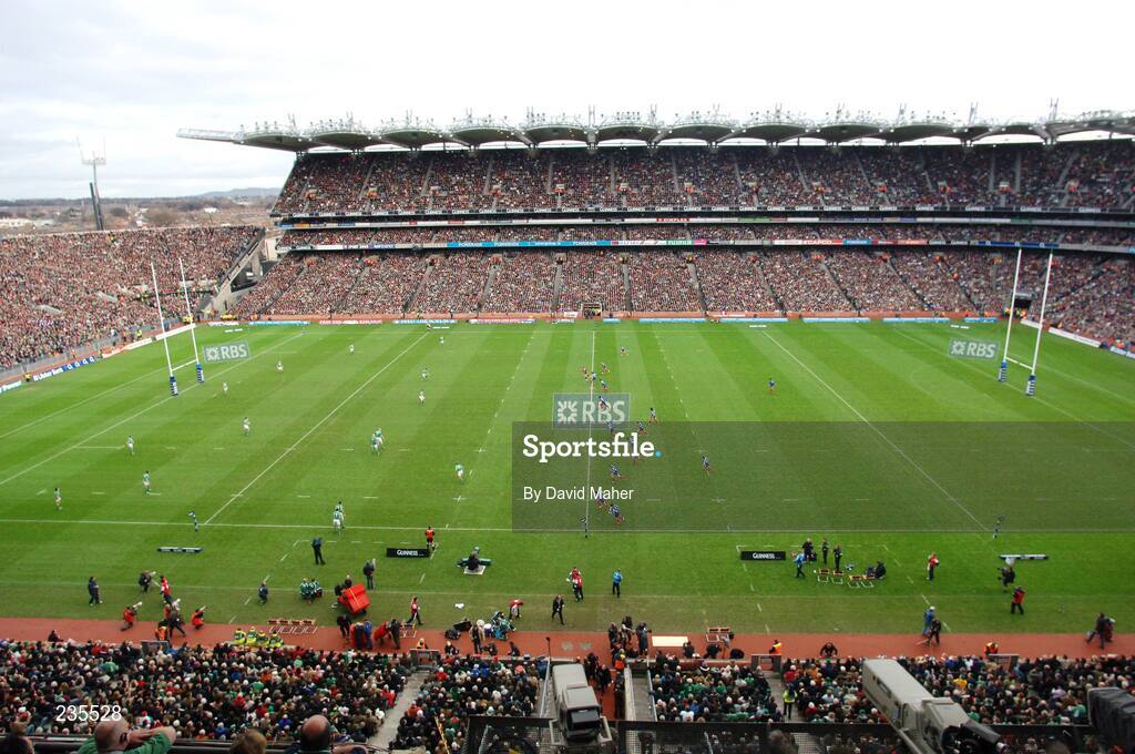 11 February 2007; A general view of the kick off for the start of the game. RBS Six Nations Rugby Championship, Ireland v France, Croke Park, Dublin. Picture Credit: David Maher / SPORTSFILE / POOL PICTURE