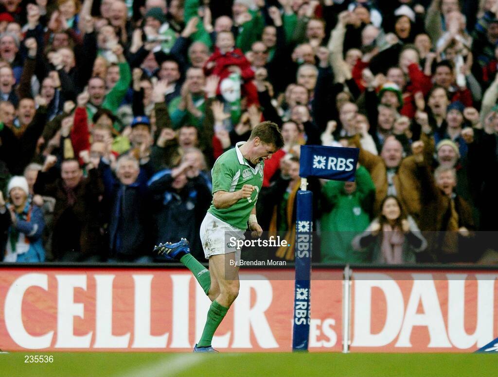 11 February 2007; Ronan O'Gara, Ireland, celebrates scoring his side's first try against France. RBS Six Nations Rugby Championship, Ireland v France, Croke Park, Dublin. Picture Credit: Brendan Moran / SPORTSFILE