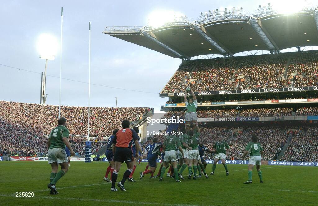 11 February 2007; Donncha O'Callaghan, Ireland, wins possession in the lineout against France. RBS Six Nations Rugby Championship, Ireland v France, Croke Park, Dublin. Picture Credit: Brendan Moran / SPORTSFILE