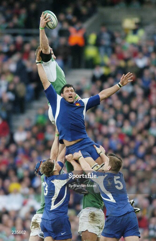 11 February 2007; Paul O'Connell, Ireland, wins  possession in the lineout from Lionel Nallet, France. RBS Six Nations Rugby Championship, Ireland v France, Croke Park, Dublin. Picture Credit: Brendan Moran / SPORTSFILE
