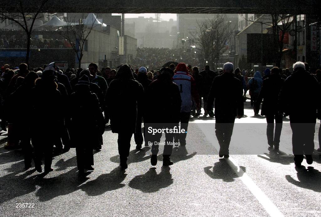 11 February 2007; A general view of spectators outside Croke park before the game. RBS Six Nations Rugby Championship, Ireland v France, Croke Park, Dublin. Picture Credit: David Maher / SPORTSFILE