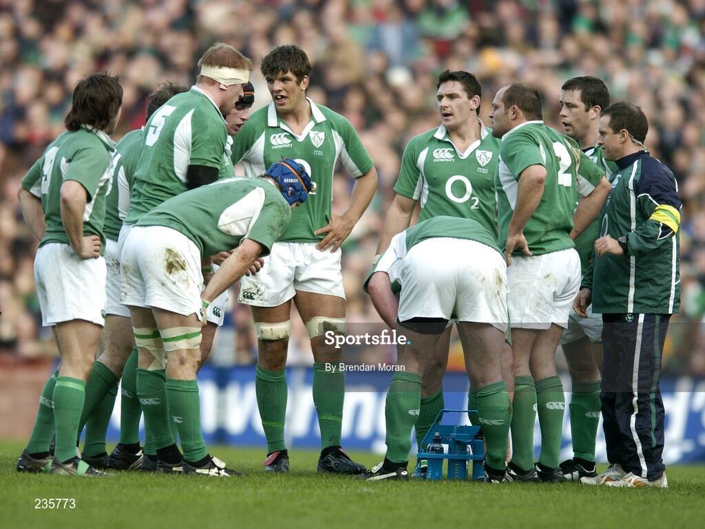 11 February 2007; The Irish team gather together in a huddle. RBS Six Nations Rugby Championship, Ireland v France, Croke Park, Dublin. Picture Credit: Brendan Moran / SPORTSFILE