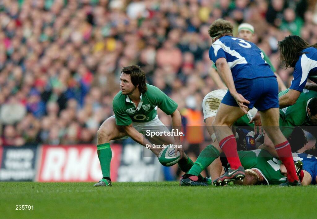 11 February 2007; Isaac Boss, Ireland, passes the ball away from the base of a maul. RBS Six Nations Rugby Championship, Ireland v France, Croke Park, Dublin. Picture Credit: Brendan Moran / SPORTSFILE