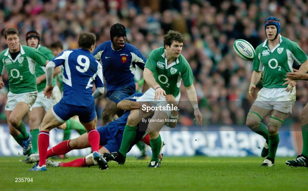 11 February 2007; Gordon D'Arcy, Ireland, releases the ball after being tackled by Raphael Ibanez, France. RBS Six Nations Rugby Championship, Ireland v France, Croke Park, Dublin. Picture Credit: Brendan Moran / SPORTSFILE