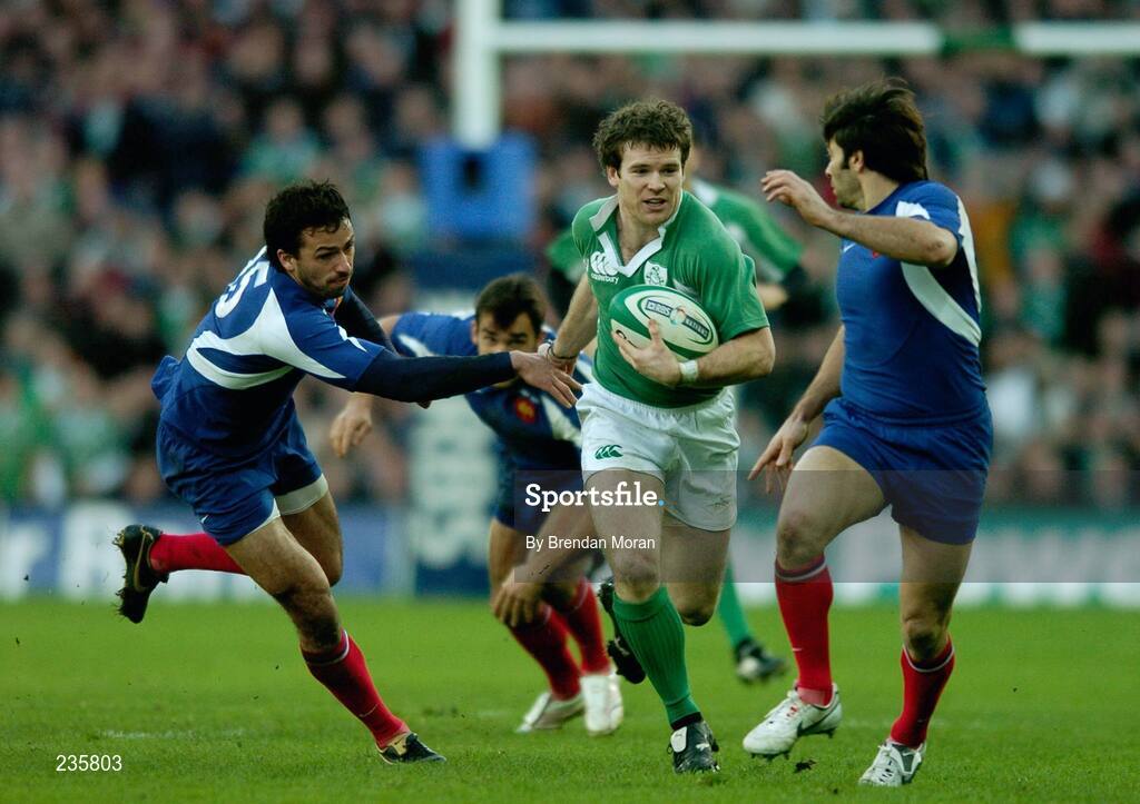 11 February 2007; Gordon D'Arcy, Ireland, in action against Clement Poitrenaud, left, and Christophe Dominici, France. RBS Six Nations Rugby Championship, Ireland v France, Croke Park, Dublin. Picture Credit: Brendan Moran / SPORTSFILE