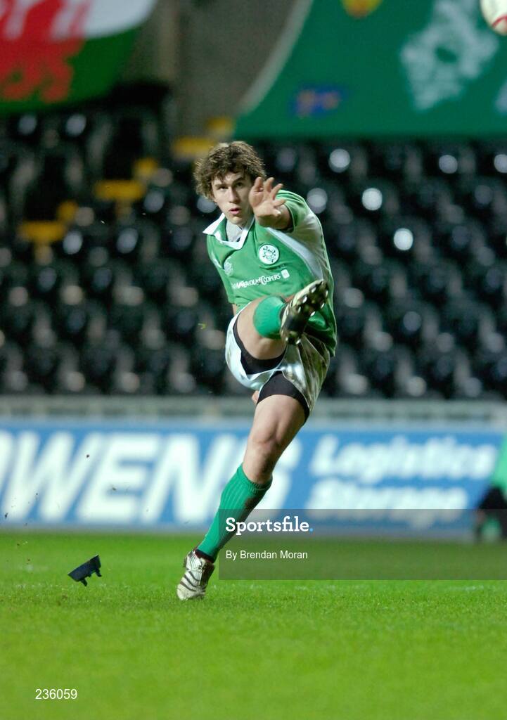 2 February 2007; Ian Keatley, Ireland. U20 Six Nations Rugby Championship, Wales v Ireland, Liberty Stadium, Swansea, Wales. Picture credit: Brendan Moran / SPORTSFILE