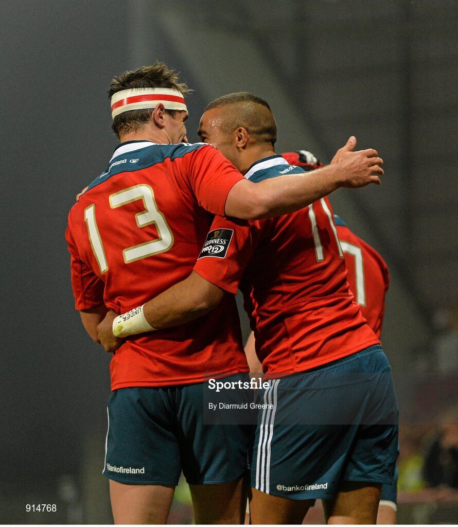 19 September 2014; Simon Zebo, Munster, is congratulated by team-mate Andrew Smith, after scoring his side's first try. Guinness PRO12, Round 3, Munster v Zebre. Thomond Park, Limerick. Picture credit: Diarmuid Greene / SPORTSFILE