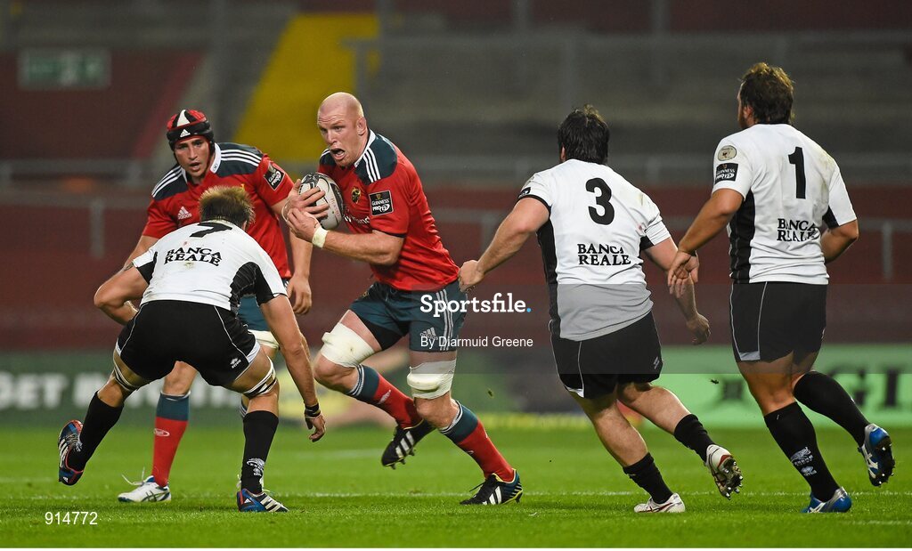 19 September 2014; Paul O'Connell, Munster, supported by team-mate Tommy O'Donnell, in action against Filippo Cristiano, Luciano Leibson, and Andrea Lovotti, Zebre. Guinness PRO12, Round 3, Munster v Zebre. Thomond Park, Limerick. Picture credit: Diarmuid Greene / SPORTSFILE