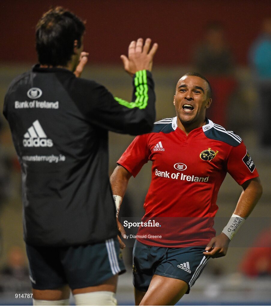 19 September 2014; Simon Zebo, Munster, is congratulated by team-mate Donncha O'Callaghan, after scoring his and his side's third try.Guinness PRO12, Round 3, Munster v Zebre. Thomond Park, Limerick. Picture credit: Diarmuid Greene / SPORTSFILE