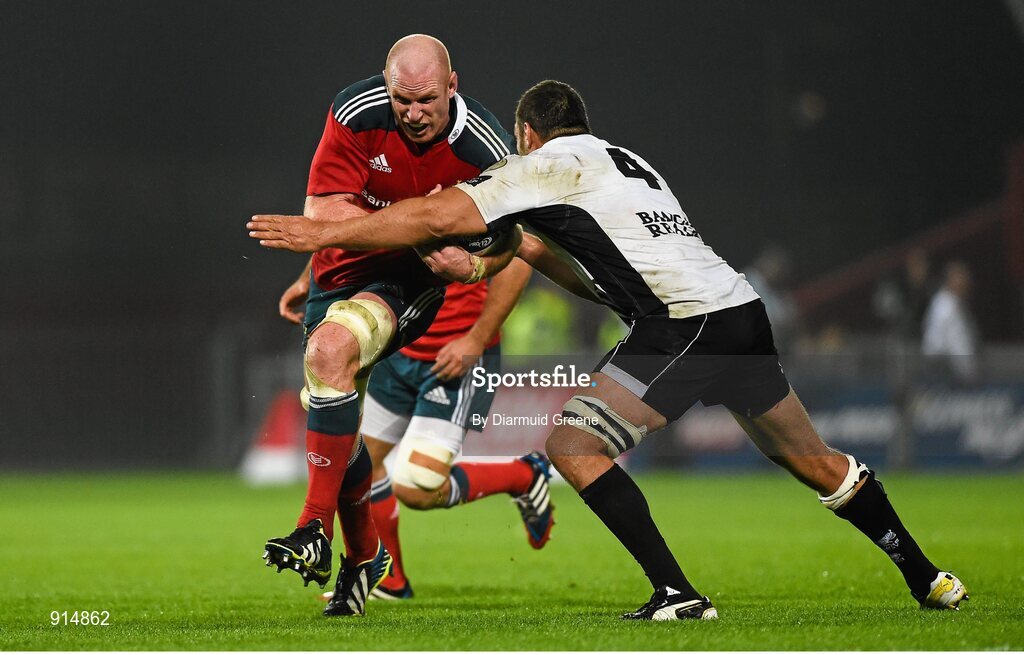 19 September 2014; Paul O'Connell, Munster, is tackled by Quintin Geldenhuys, Zebre. Guinness PRO12, Round 3, Munster v Zebre. Thomond Park, Limerick. Picture credit: Diarmuid Greene / SPORTSFILE