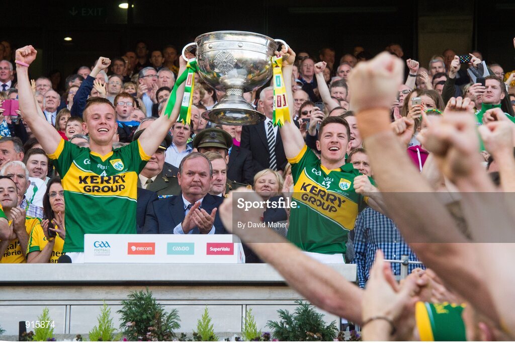 21 September 2014;Kerry joint captains Fionn Fitzgerald, left, and Kieran O'Leary lift the Sam Maguire cup. GAA Football All Ireland Senior Championship Final, Kerry v Donegal. Croke Park, Dublin. Picture credit: David Maher / SPORTSFILE
