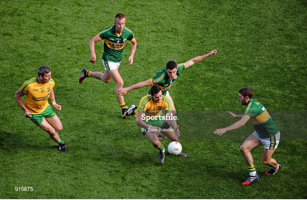 21 September 2014; Odhrán Mac Niallas, Donegal, in action against Michael Geaney, Kerry. GAA Football All Ireland Senior Championship Final, Kerry v Donegal. Croke Park, Dublin. Picture credit: Dáire Brennan / SPORTSFILE