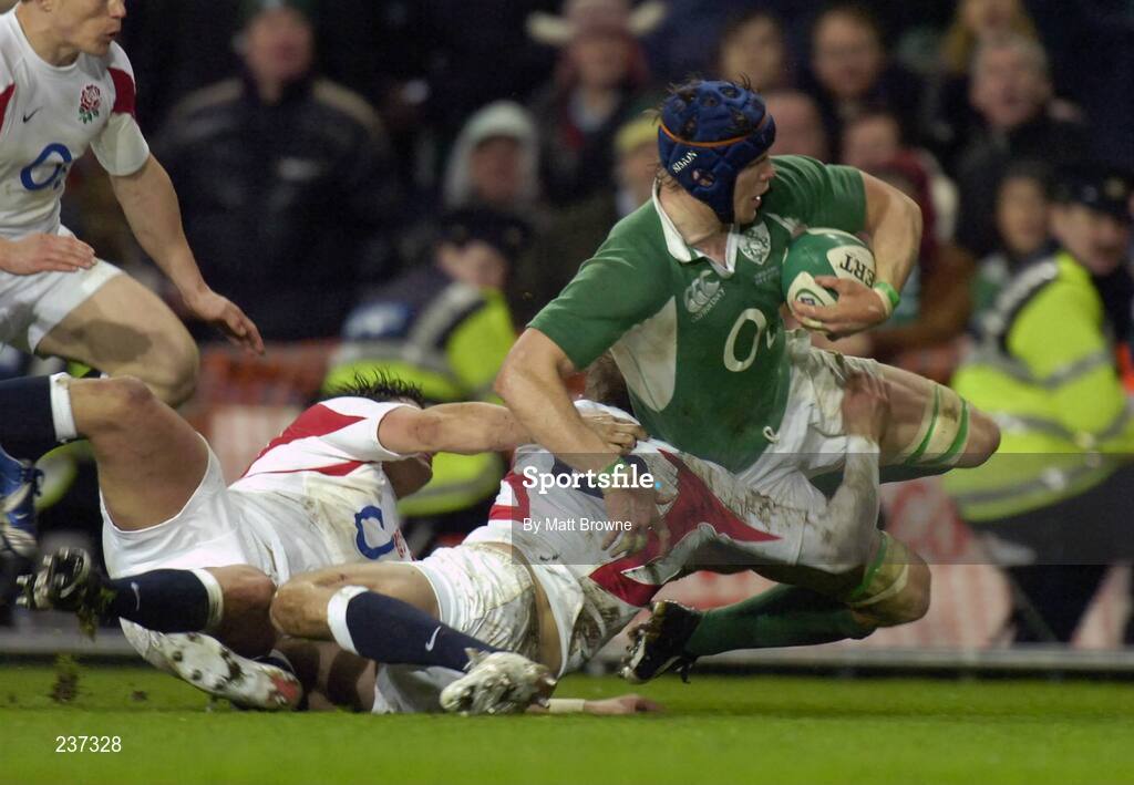 24 February 2007; Simon Easterby, Ireland, is tackled by Johnny Wilkinson and Harry Ellis, England. RBS Six Nations Rugby Championship, Ireland v England, Croke Park, Dublin. Picture Credit: Matt Browne / SPORTSFILE