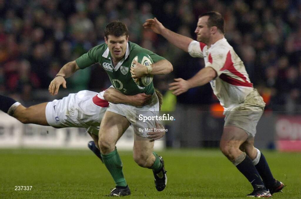 24 February 2007; Ireland's Gordon D'Arcy is tackled by England's Jonny Wilkinson and George Chuter, right. RBS Six Nations Rugby Championship, Ireland v England, Croke Park, Dublin. Picture Credit: Brian Lawless / SPORTSFILE