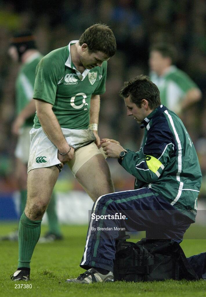 24 February 2007; Gordon D'Arcy, Ireland, has his leg strapped up by team physio Cameron Steele. RBS Six Nations Rugby Championship, Ireland v England, Croke Park, Dublin. Picture Credit: Brendan Moran / SPORTSFILE