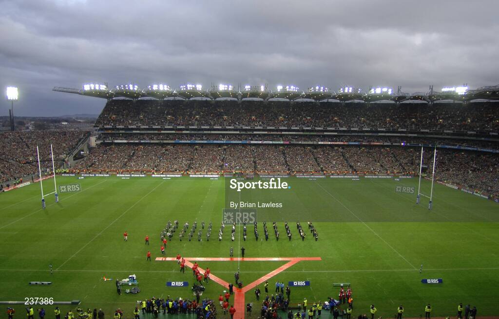 24 February 2007; A general view of Croke Park as the England team make their way onto the pitch. RBS Six Nations Rugby Championship, Ireland v England, Croke Park, Dublin. Picture Credit: Brian Lawless / SPORTSFILE