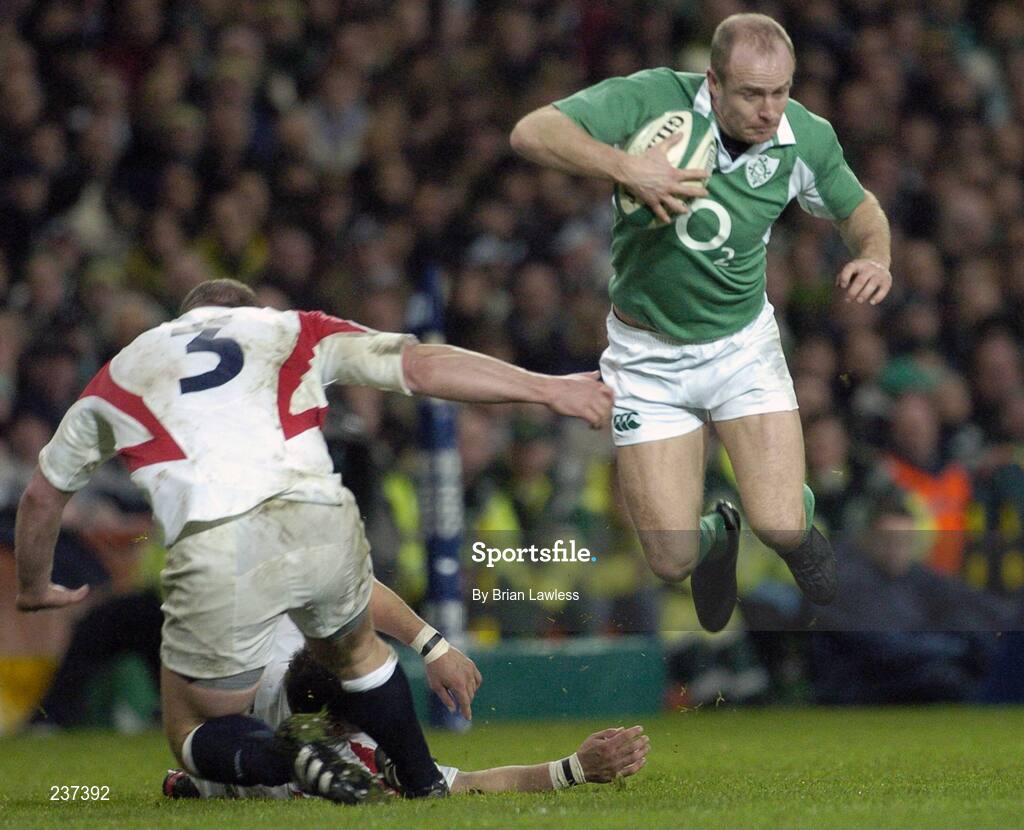 24 February 2007; Denis Hickie, Ireland, is tackled by Phil Vickery, England. RBS Six Nations Rugby Championship, Ireland v England, Croke Park, Dublin. Picture Credit: Brian Lawless / SPORTSFILE