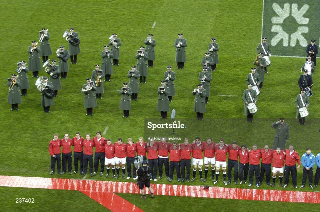 24 February 2007; The England team line up with The Number One Army Band. RBS Six Nations Rugby Championship, Ireland v England, Croke Park, Dublin. Picture Credit: Brian Lawless / SPORTSFILE