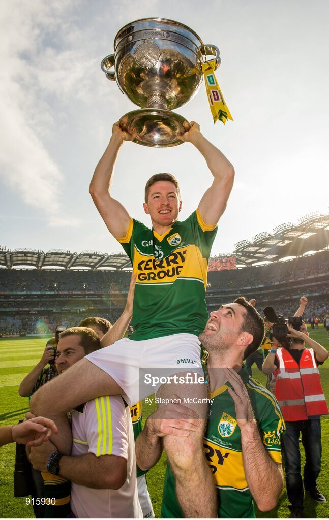 21 September 2014; Kerry's Kieran O'Leary and Bryan Sheehan, right, celebrates with the Sam Maguire cup. GAA Football All Ireland Senior Championship Final, Kerry v Donegal. Croke Park, Dublin. Picture credit: Stephen McCarthy / SPORTSFILE