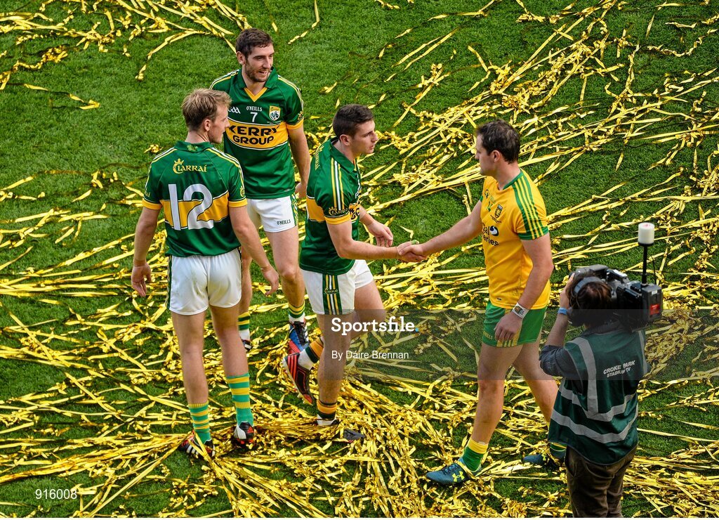 21 September 2014; Donegal captain Michael Murphy, shakes hands with Paul Geaney, Kerry, after the game. GAA Football All Ireland Senior Championship Final, Kerry v Donegal. Croke Park, Dublin. Picture credit: Dáire Brennan / SPORTSFILE