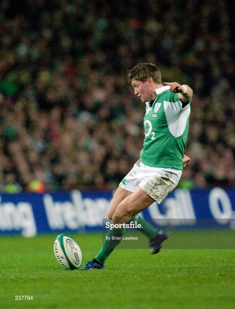 24 February 2007; Ireland's Ronan O'Gara kicks a penalty. RBS Six Nations Rugby Championship, Ireland v England, Croke Park, Dublin. Picture Credit: Brian Lawless / SPORTSFILE