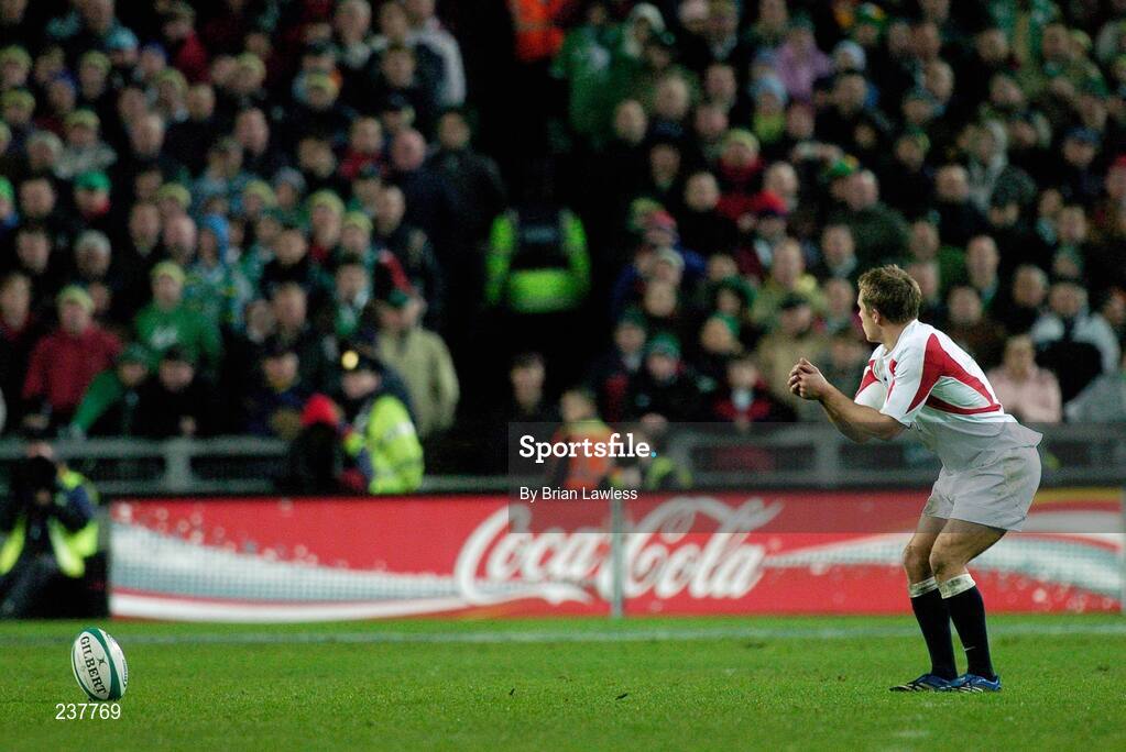 24 February 2007; England's Jonny Wilkinson prepares to kick a penalty. RBS Six Nations Rugby Championship, Ireland v England, Croke Park, Dublin. Picture Credit: Brian Lawless / SPORTSFILE