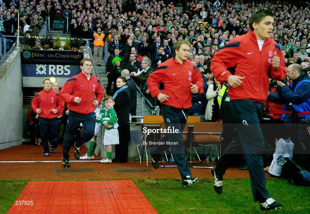 24 February 2007; Members of the England team run onto the pitch before the start of the game. RBS Six Nations Rugby Championship, Ireland v England, Croke Park, Dublin. Picture Credit: Brendan Moran / SPORTSFILE