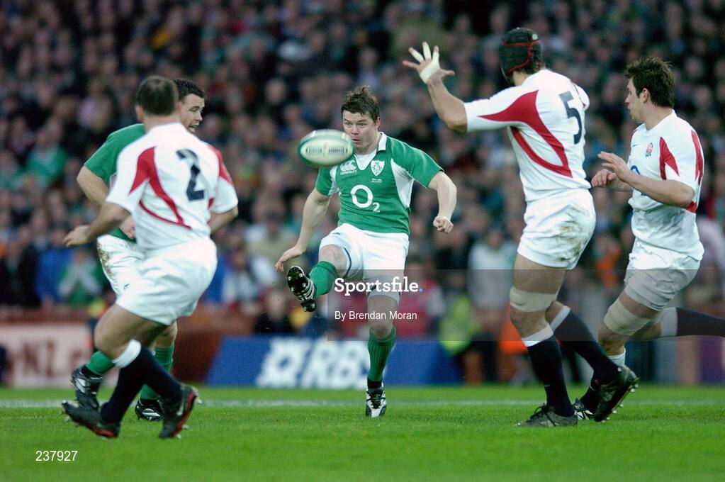 24 February 2007; Brian O'Driscoll, Ireland, kicks downfield against England. RBS Six Nations Rugby Championship, Ireland v England, Croke Park, Dublin. Picture Credit: Brendan Moran / SPORTSFILE
