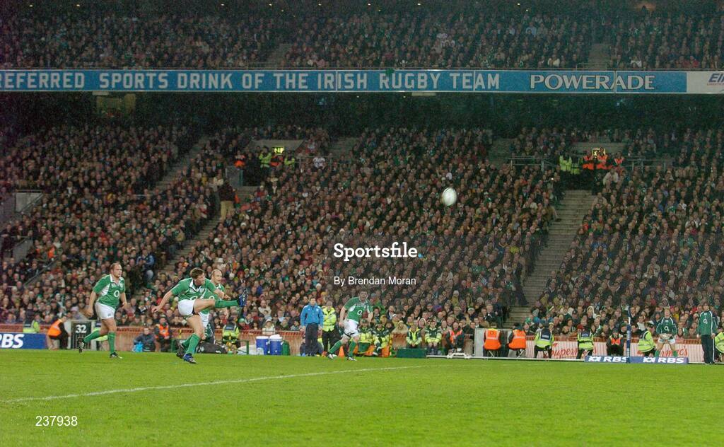 24 February 2007; Ronan O'Gara, Ireland, kicks a penalty against England. RBS Six Nations Rugby Championship, Ireland v England, Croke Park, Dublin. Picture Credit: Brendan Moran / SPORTSFILE