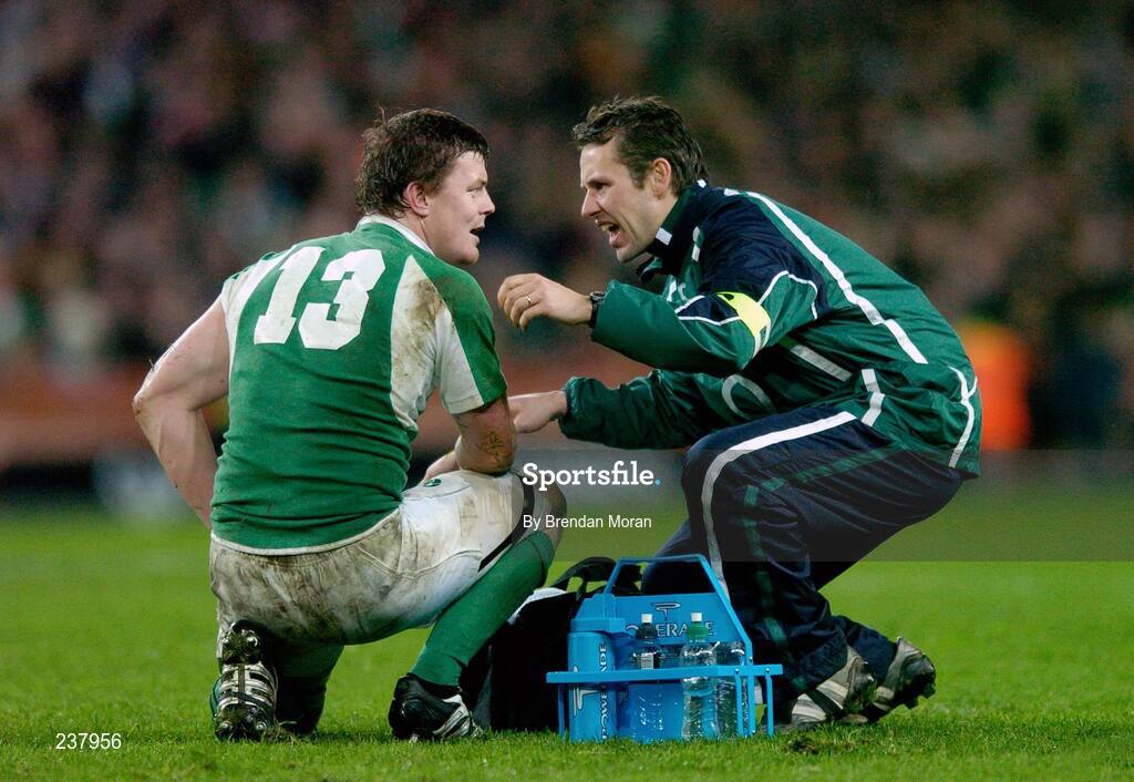 24 February 2007; Brian O'Driscoll, Ireland, is attended to by team physio Cameron Steele. RBS Six Nations Rugby Championship, Ireland v England, Croke Park, Dublin. Picture Credit: Brendan Moran / SPORTSFILE