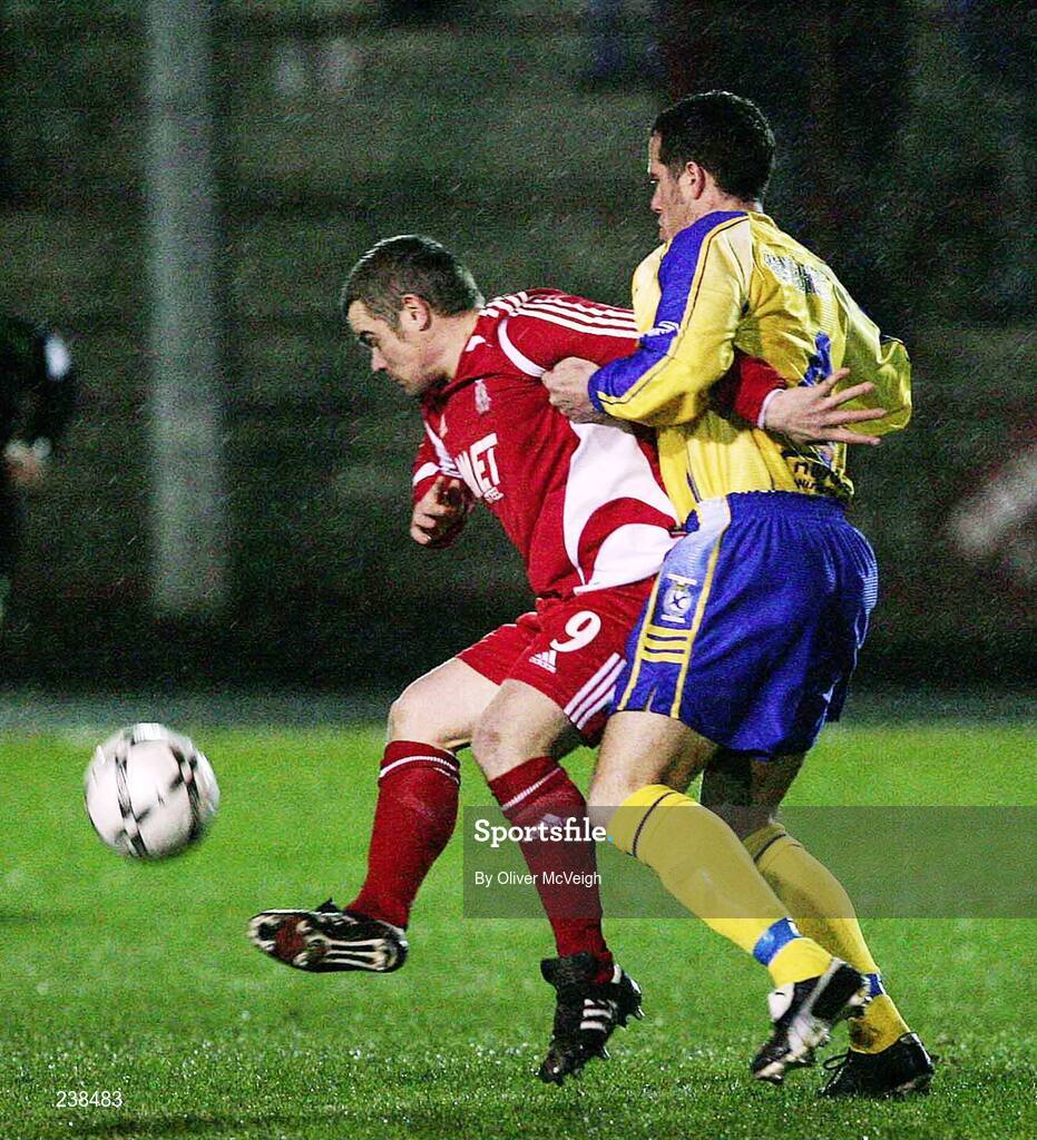 5 March 2007; Gary McCutcheon, Portadown, in action against Johnny Montgomery, Dungannon Swifts. Setanta Cup Group 2, Portadown v Dungannon Swifts, Shamrock Park, Portadown, Co. Armagh. Picture credit: Oliver McVeigh / SPORTSFILE