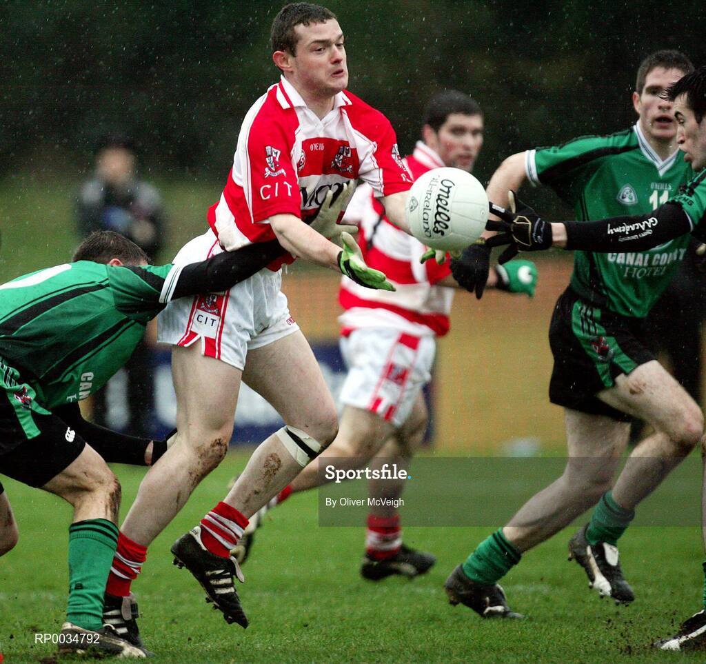 2 March 2007; Chris Murphy, Cork IT, in action against Gavin Donaghy, QUB. Ulster Bank Sigerson Cup Semi-Final, Queen's University Belfast v Cork Institute of Technology, Queen's University, Belfast, Co. Antrim. Picture credit: Oliver McVeigh / SPORTSFILE