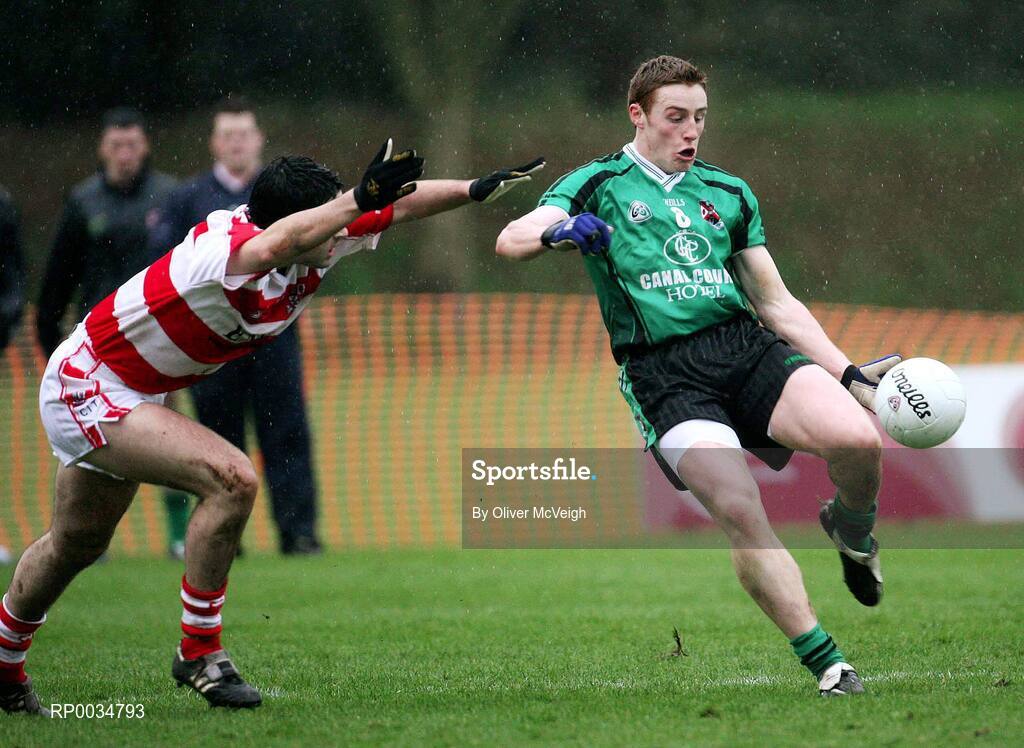 2 March 2007; Charlie Vernon, QUB, in action against Brian Sheehan, Cork IT. Ulster Bank Sigerson Cup Semi-Final, Queen's University Belfast v Cork Institute of Technology, Queen's University, Belfast, Co. Antrim. Picture credit: Oliver McVeigh / SPORTSFILE