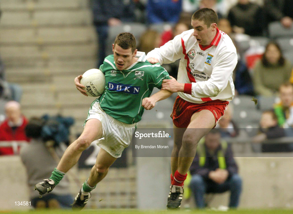 17 March 2004; Declan Meehan of Caltra in action against Darragh O'Se of An Gaeltacht during the AIB All-Ireland Senior Club Football Championship Final between An Gaeltacht and Caltra at Croke Park in Dublin. Photo by Brendan Moran/Sportsfile