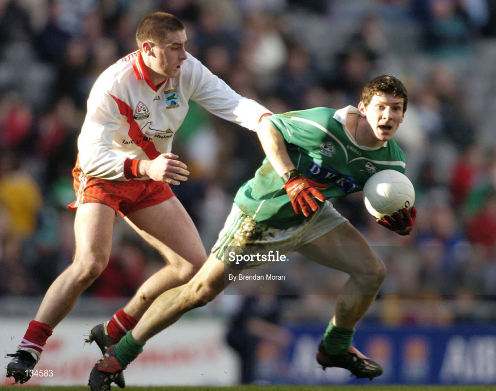 17 March 2004; Michael Meehan of Caltra in action against Darragh O'Se of An Gaeltacht during the AIB All-Ireland Senior Club Football Championship Final between An Gaeltacht and Caltra at Croke Park in Dublin. Photo by Brendan Moran/Sportsfile
