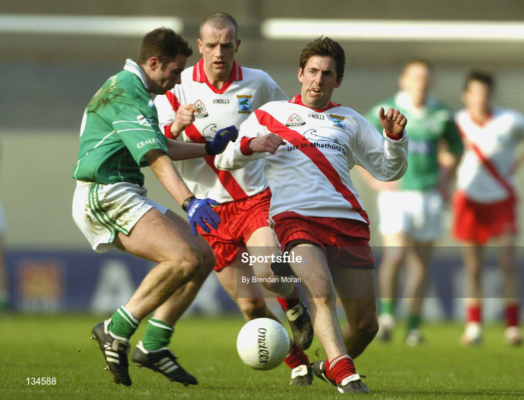 17 March 2004; Cathal O'Dubhda of An Gaeltacht in action against Kevin Gavin of Caltra during the AIB All-Ireland Senior Club Football Championship Final between An Gaeltacht and Caltra at Croke Park in Dublin. Photo by Brendan Moran/Sportsfile