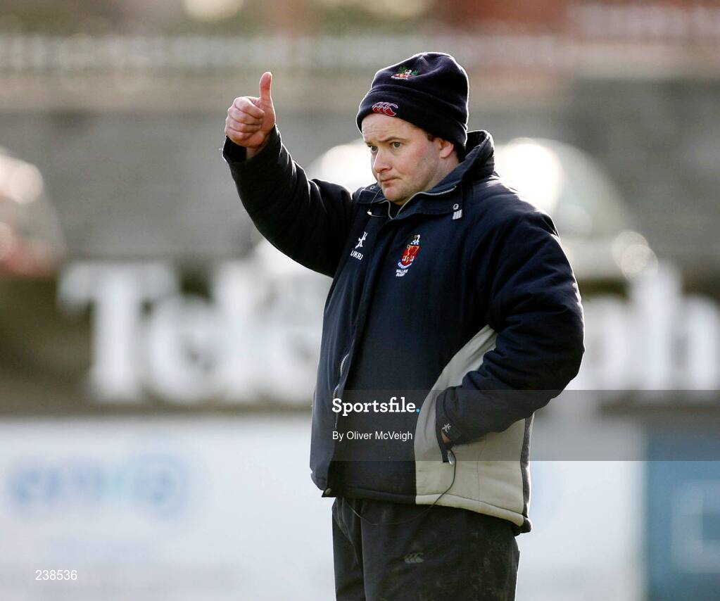 6 March 2007; Wallace High School Coach Neil Hinds, Lisburn, gives the thumbs up to his team. Northern Bank Schools Cup Semi-Final, Portora Royal School, Enniskillen v Wallace High School, Lisburn, Ravenhill Park, Belfast, Co. Antrim. Picture credit: Oliver McVeigh / SPORTSFILE