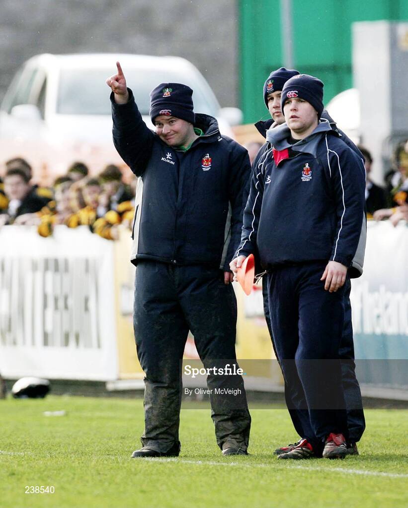 6 March 2007; Wallace High School Coach Neil Hinds, Lisburn, orders his team to go for the posts. Northern Bank Schools Cup Semi-Final, Portora Royal School, Enniskillen v Wallace High School, Lisburn, Ravenhill Park, Belfast, Co. Antrim. Picture credit: Oliver McVeigh / SPORTSFILE