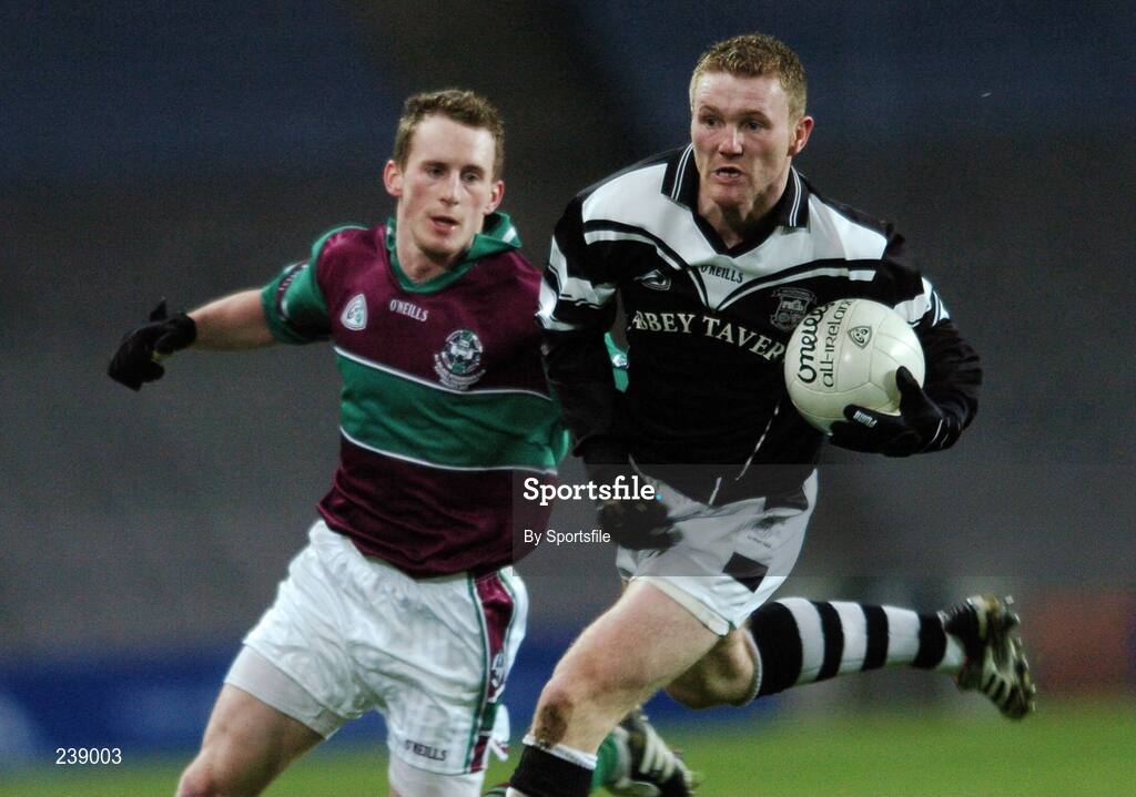 10 March 2007; Shane Griffin, Ardfert, in action against Ciaran Mullan, Eoghan Ruadh. Ardfert (Kerry) v Eoghan Ruadh (Derry), All-Ireland Intermediate Club Football Championship Final, Croke Park, Dublin. Photo by Sportsfile *** Local Caption ***