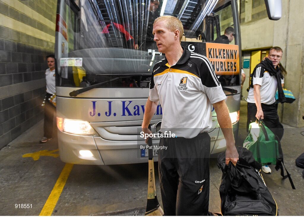 27 September 2014; Kilkenny's Henry Shefflin arrives ahead of the game. GAA Hurling All Ireland Senior Championship Final Replay, Kilkenny v Tipperary. Croke Park, Dublin. Picture credit: Pat Murphy / SPORTSFILE
