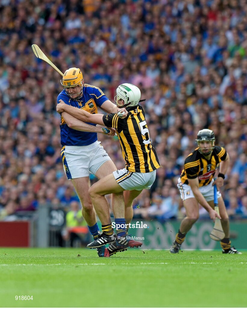 27 September 2014; Seamus Callanan, Tipperary, in action against Padraig Walsh, Kilkenny. GAA Hurling All Ireland Senior Championship Final Replay, Kilkenny v Tipperary. Croke Park, Dublin. Picture credit: Ray McManus / SPORTSFILE