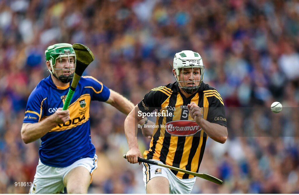 27 September 2014; Padraig Walsh, Kilkenny, in action against Noel McGrath, Tipperary. GAA Hurling All Ireland Senior Championship Final Replay, Kilkenny v Tipperary. Croke Park, Dublin. Picture credit: Brendan Moran / SPORTSFILE