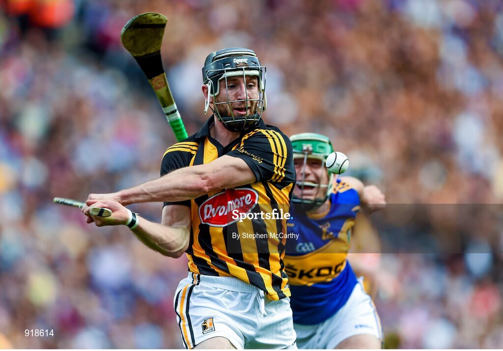 27 September 2014; Conor Fogarty, Kilkenny, in action against John O'Dwyer, Tipperary. GAA Hurling All Ireland Senior Championship Final Replay, Kilkenny v Tipperary. Croke Park, Dublin. Picture credit: Stephen McCarthy / SPORTSFILE