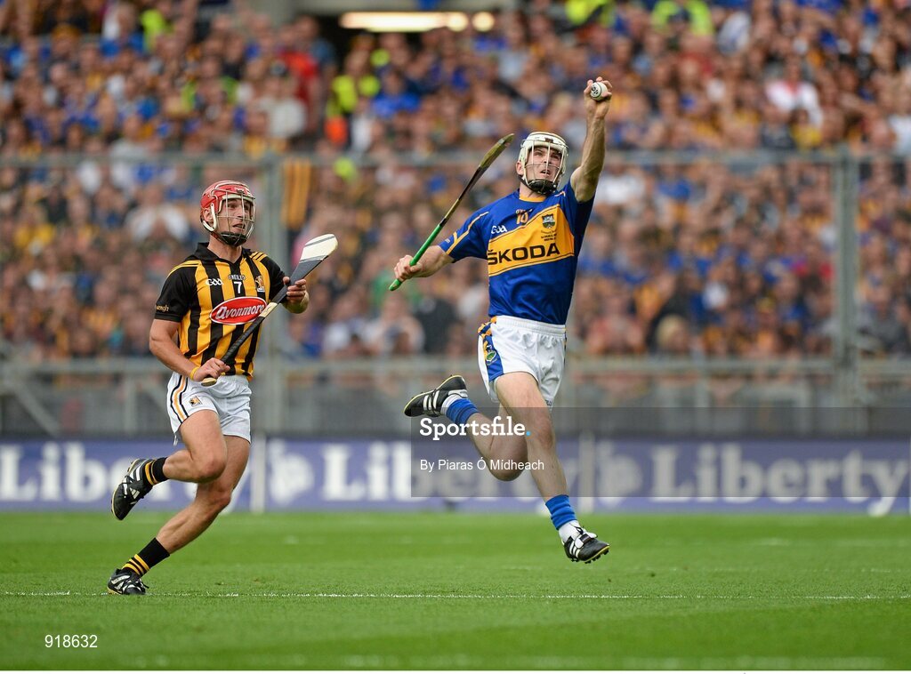 27 September 2014; Gearóid Ryan, Tipperary, in action against Cillian Buckley, Kilkenny. GAA Hurling All Ireland Senior Championship Final Replay, Kilkenny v Tipperary. Croke Park, Dublin. Picture credit: Piaras Ó Mídheach / SPORTSFILE
