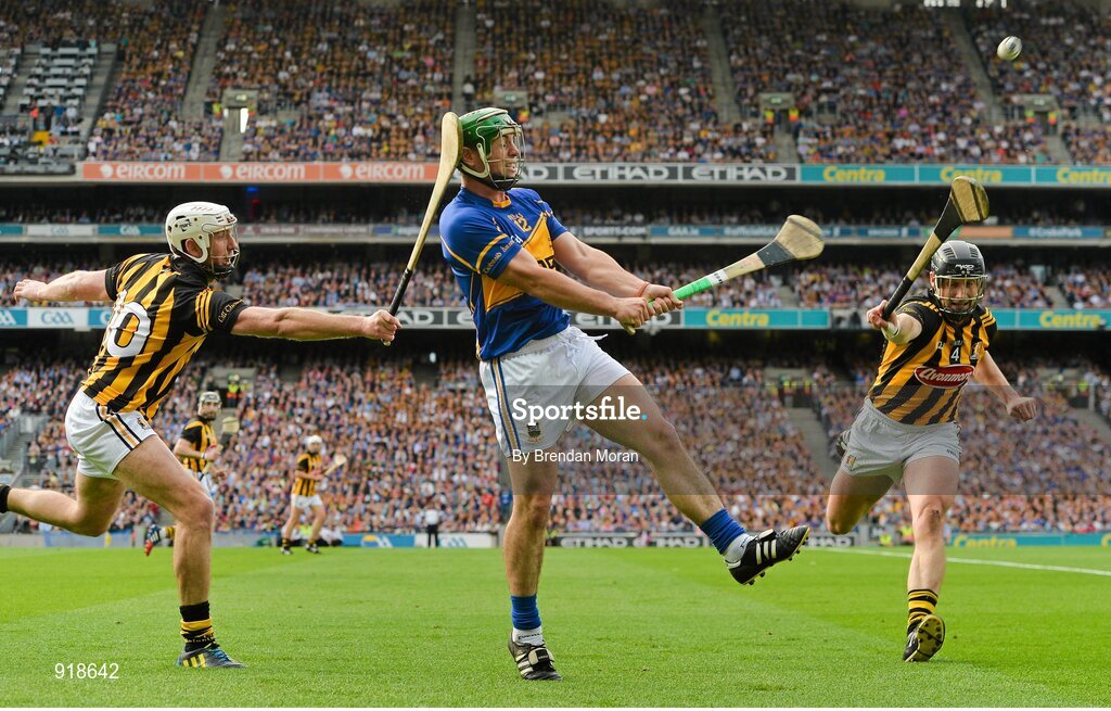 27 September 2014; John O'Dwyer, Tipperary, in action against Michael Fennelly, left, Jackie Tyrrell, Kilkenny. GAA Hurling All Ireland Senior Championship Final Replay, Kilkenny v Tipperary. Croke Park, Dublin. Picture credit: Brendan Moran / SPORTSFILE