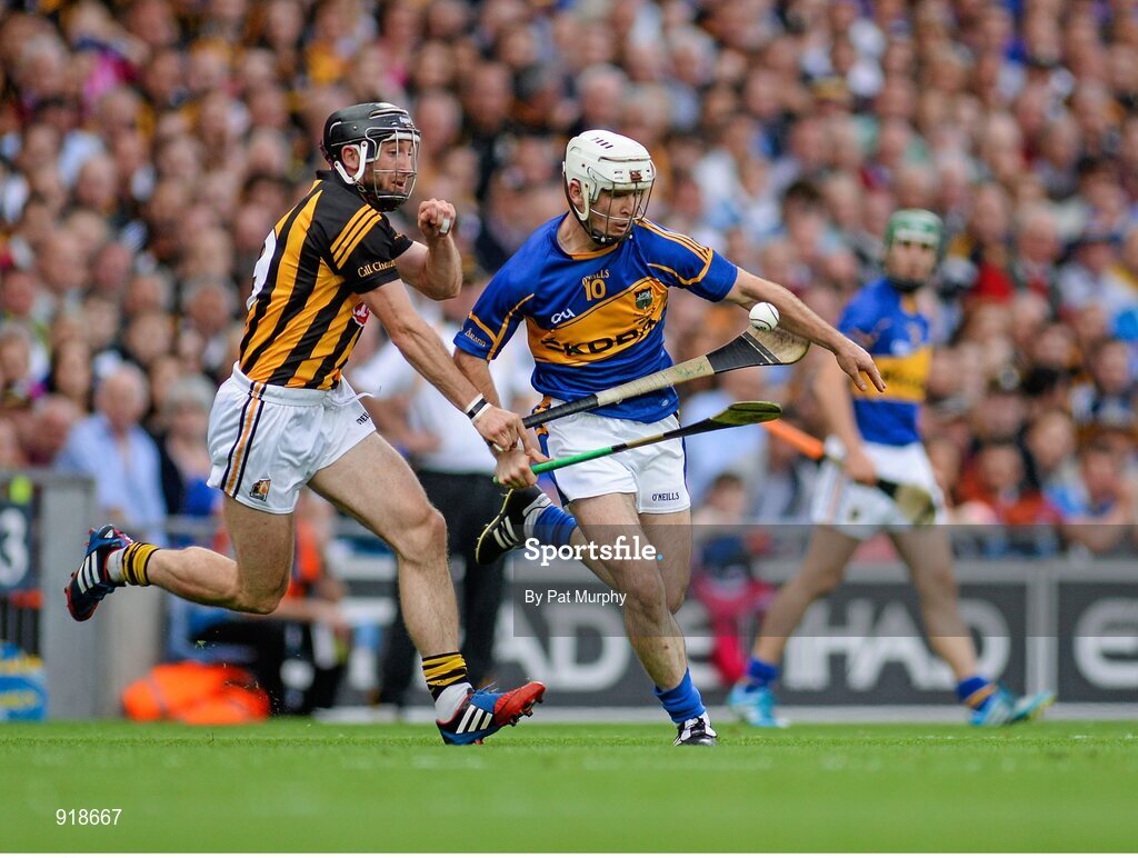 27 September 2014; Gearóid Ryan, Tipperary, in action against Conor Fogarty, Kilkenny. GAA Hurling All Ireland Senior Championship Final Replay, Kilkenny v Tipperary. Croke Park, Dublin. Picture credit: Pat Murphy / SPORTSFILE