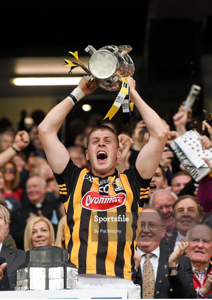 27 September 2014; Kilkenny captain Lester Ryan lifts the Liam MacCarthy cup. GAA Hurling All Ireland Senior Championship Final Replay, Kilkenny v Tipperary. Croke Park, Dublin. Picture credit: Pat Murphy / SPORTSFILE